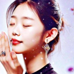 橄欖油的美容護膚功效及適用時機，為你揭秘?。═AGS：橄欖油、美容護膚、白天使用）